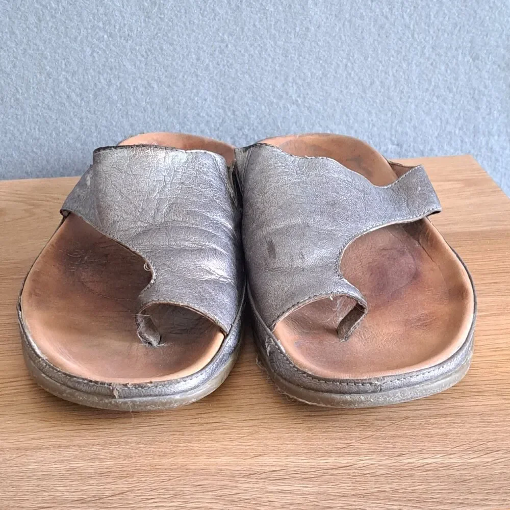 Strive Capri Women UK 7 US 9.5 10 Leather Toe Loop Slide Sandals Anthracite Gray